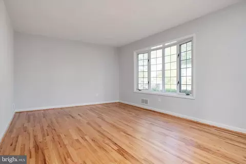 Living - 131 Jackpine Dr, Pasadena, MD 21122 photo 6 of 8
