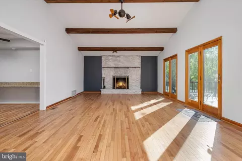 Living - 131 Jackpine Dr, Pasadena, MD 21122 photo 2 of 8