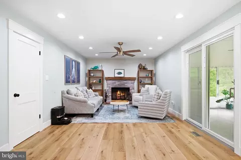 Living - 6353 Audubon Ct, Dunkirk, MD 20754 photo 1 of 2