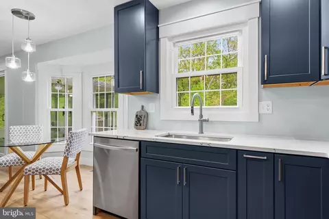 Kitchen - 6353 Audubon Ct, Dunkirk, MD 20754 photo 6 of 9