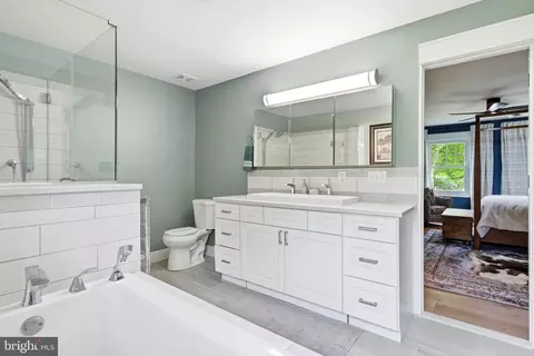 Bath - 6353 Audubon Ct, Dunkirk, MD 20754 photo 7 of 9