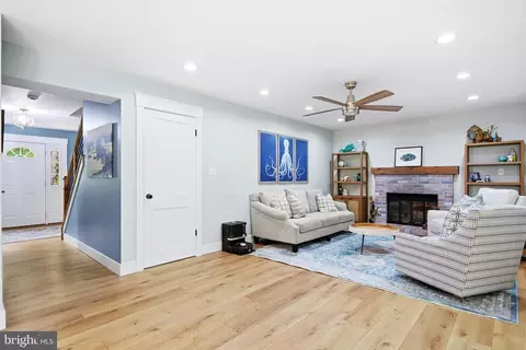 Entry Way - 6353 Audubon Ct, Dunkirk, MD 20754 photo 6 of 6