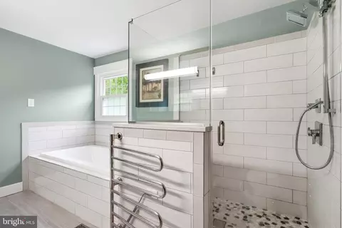 Bath - 6353 Audubon Ct, Dunkirk, MD 20754 photo 4 of 9