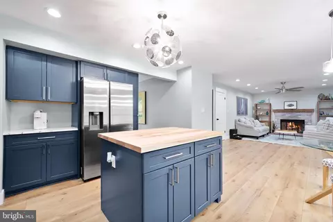 Kitchen - 6353 Audubon Ct, Dunkirk, MD 20754 photo 8 of 9