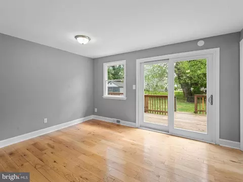 Living - 273 Magothy Blvd, Pasadena, MD 21122 photo 8 of 8
