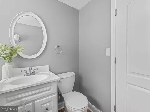 Entry Way - 273 Magothy Blvd, Pasadena, MD 21122 photo 5 of 5