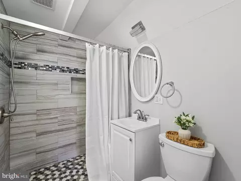 Bath - 273 Magothy Blvd, Pasadena, MD 21122 photo 3 of 4