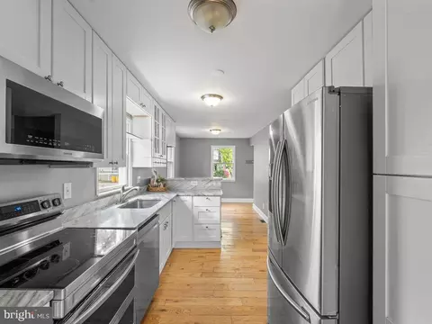 Entry Way - 273 Magothy Blvd, Pasadena, MD 21122 photo 1 of 5