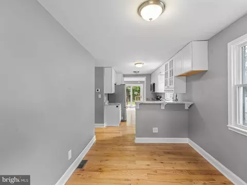 Entry Way - 273 Magothy Blvd, Pasadena, MD 21122 photo 2 of 5