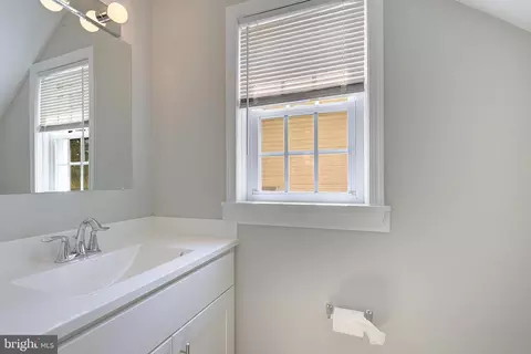 Bath - 1739 Quantico Rd, Edgewater, MD 21037 photo 2 of 2