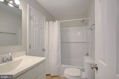Bath - 1739 Quantico Rd, Edgewater, MD 21037 photo 1 of 2