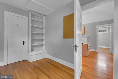 Entry Way - 155 Ridgeway Cir, Arnold, MD 21012 photo 6 of 6