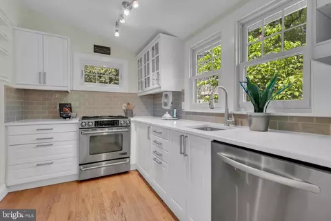Kitchen - 155 Ridgeway Cir, Arnold, MD 21012 photo 2 of 3