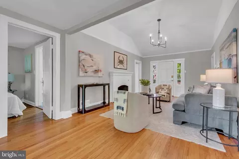 Entry Way - 155 Ridgeway Cir, Arnold, MD 21012 photo 1 of 6