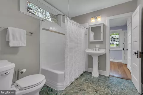 Bath - 155 Ridgeway Cir, Arnold, MD 21012 photo 2 of 2