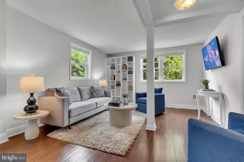 Living - 155 Ridgeway Cir, Arnold, MD 21012 photo 3 of 3