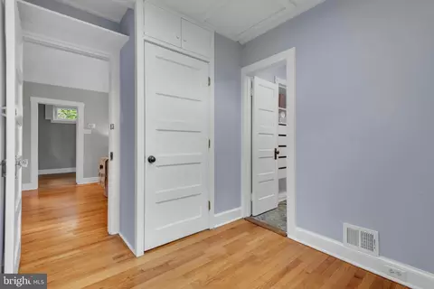 Entry Way - 155 Ridgeway Cir, Arnold, MD 21012 photo 5 of 6