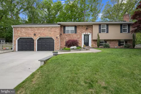 1243 Silver Run Dr, Pasadena, MD 21122