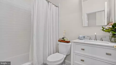Bath - 2800 Brite Ct, Crofton, MD 21114 photo 3 of 3