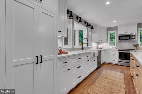 Kitchen - 1173 Parrish Pl, Arnold, MD 21012 photo 4 of 6