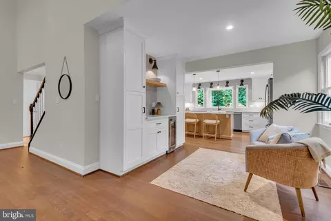 Entry Way - 1173 Parrish Pl, Arnold, MD 21012 photo 2 of 6