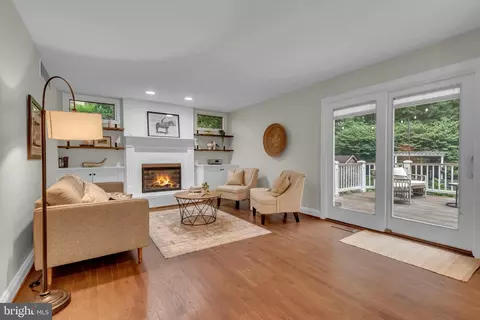 Living - 1173 Parrish Pl, Arnold, MD 21012 photo 1 of 4