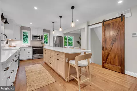 Kitchen - 1173 Parrish Pl, Arnold, MD 21012 photo 2 of 6