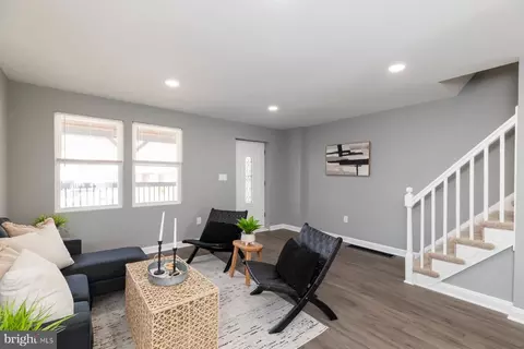 Living - 207 Riverview #207, Baltimore, MD 21225 photo 1 of 1