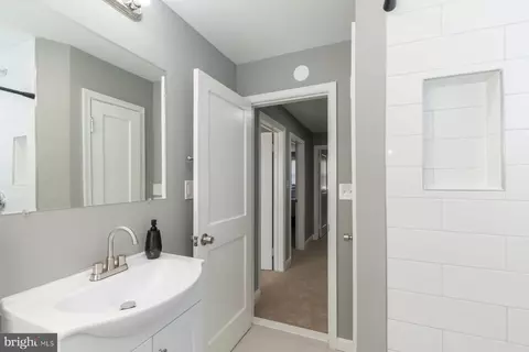 Entry Way - 207 Riverview #207, Baltimore, MD 21225 photo 3 of 3