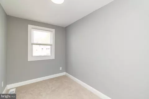 Bedroom - 207 Riverview #207, Baltimore, MD 21225 photo 4 of 4