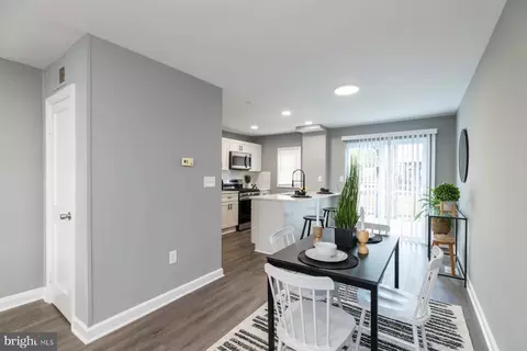 Dining - 207 Riverview #207, Baltimore, MD 21225 photo 2 of 3