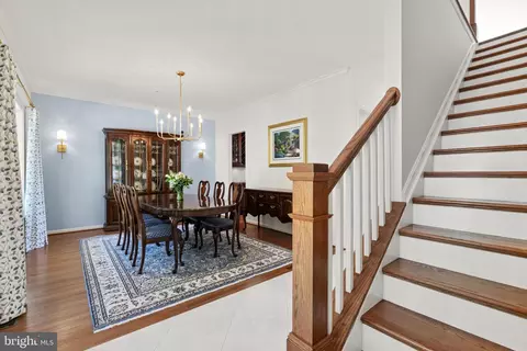 Dining - 465 Edgewater Rd, Pasadena, MD 21122 photo 4 of 4