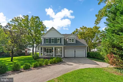 Exterior - 465 Edgewater Rd, Pasadena, MD 21122 photo 1 of 12