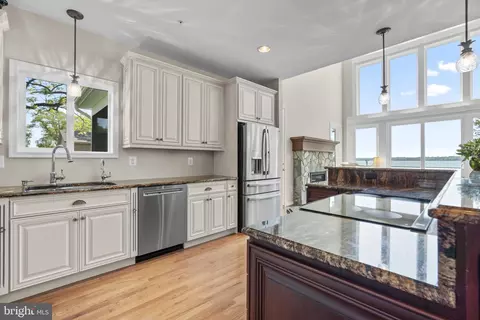 Kitchen - 465 Edgewater Rd, Pasadena, MD 21122 photo 6 of 6