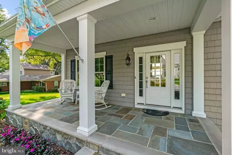 Exterior - 465 Edgewater Rd, Pasadena, MD 21122 photo 3 of 12