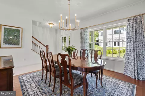 Dining - 465 Edgewater Rd, Pasadena, MD 21122 photo 3 of 4