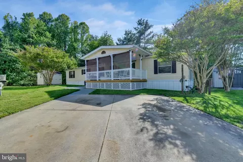 462 Sarah Anne Dr, Lothian, MD 20711