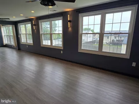 Living - 7513 Saffron Ct, Hanover, MD 21076 photo 2 of 5