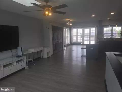 Entry Way - 7513 Saffron Ct, Hanover, MD 21076 photo 3 of 9