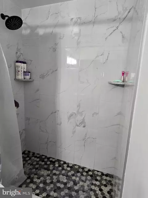 Bath - 7513 Saffron Ct, Hanover, MD 21076 photo 1 of 3