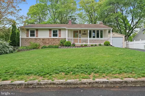 970 Highpoint Dr, Annapolis, MD 21409