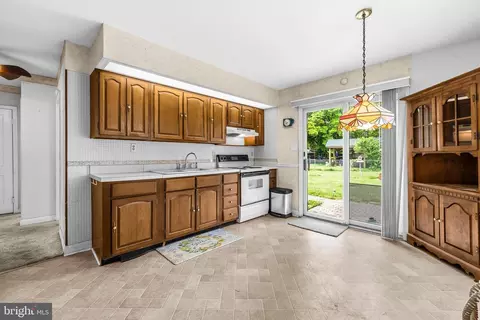 Kitchen - 306 Clifton Ave, Arnold, MD 21012 photo 3 of 4