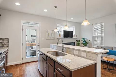 Kitchen - 116 Vanguard Ln, Annapolis, MD 21401 photo 7 of 9