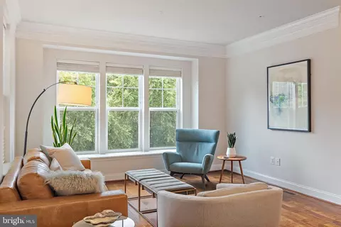 Living - 116 Vanguard Ln, Annapolis, MD 21401 photo 2 of 5