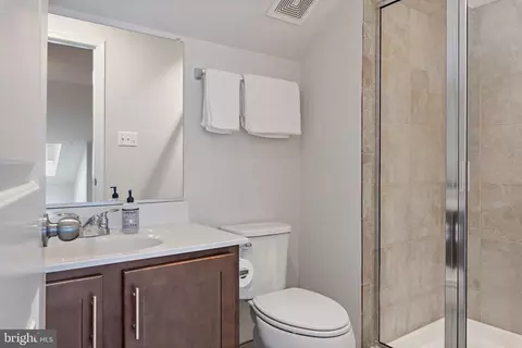 Bath - 116 Vanguard Ln, Annapolis, MD 21401 photo 3 of 3