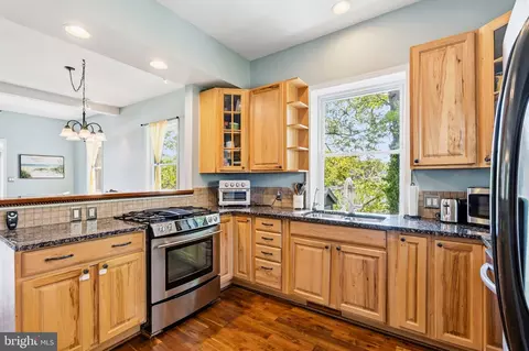 Kitchen - 1260 Hillside Rd, Pasadena, MD 21122 photo 1 of 4