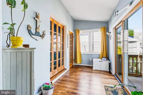 Entry Way - 1260 Hillside Rd, Pasadena, MD 21122 photo 5 of 5