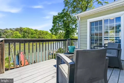 Exterior - 1260 Hillside Rd, Pasadena, MD 21122 photo 3 of 7