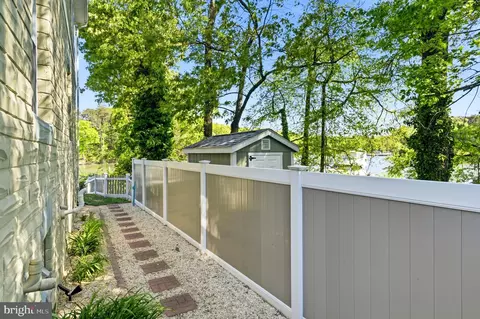 Exterior - 1260 Hillside Rd, Pasadena, MD 21122 photo 6 of 7