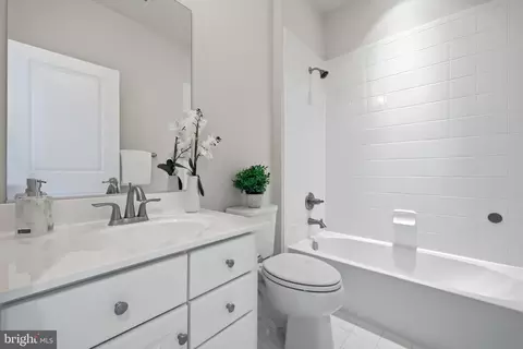 Bath - 7533 Pelham Way, Hanover, MD 21076 photo 4 of 6